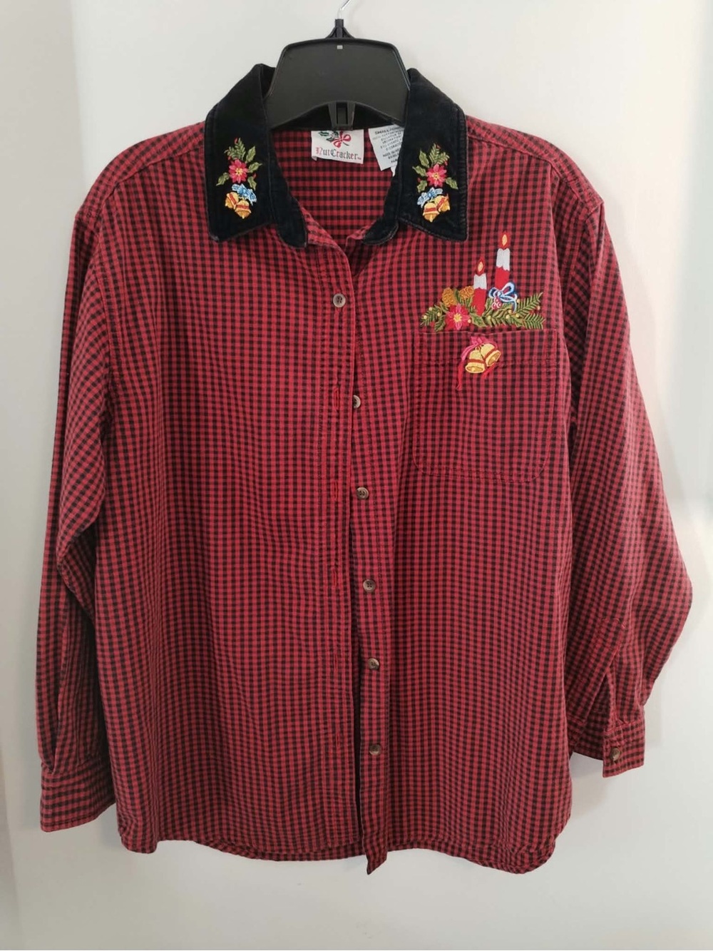 Vintage Red Plaid Christmas Button-Up Shirt with Embroidered Collar - Size Small
